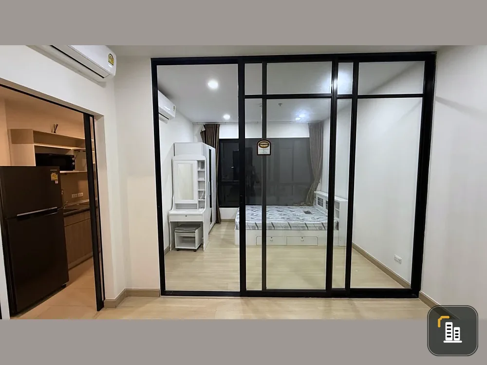 For rent: Supalai Loft Prachathipok-Wongwian Yai. Beautiful room with a great view overlooking the international school. Ready to move in.