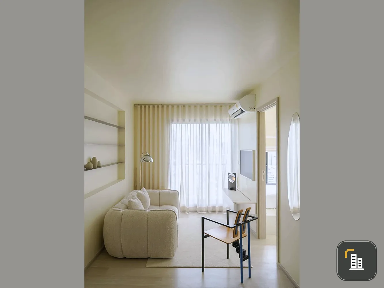 Life One Wireless for rent. Stunning city view, high floor, fully furnished with appliances. Booking required.
