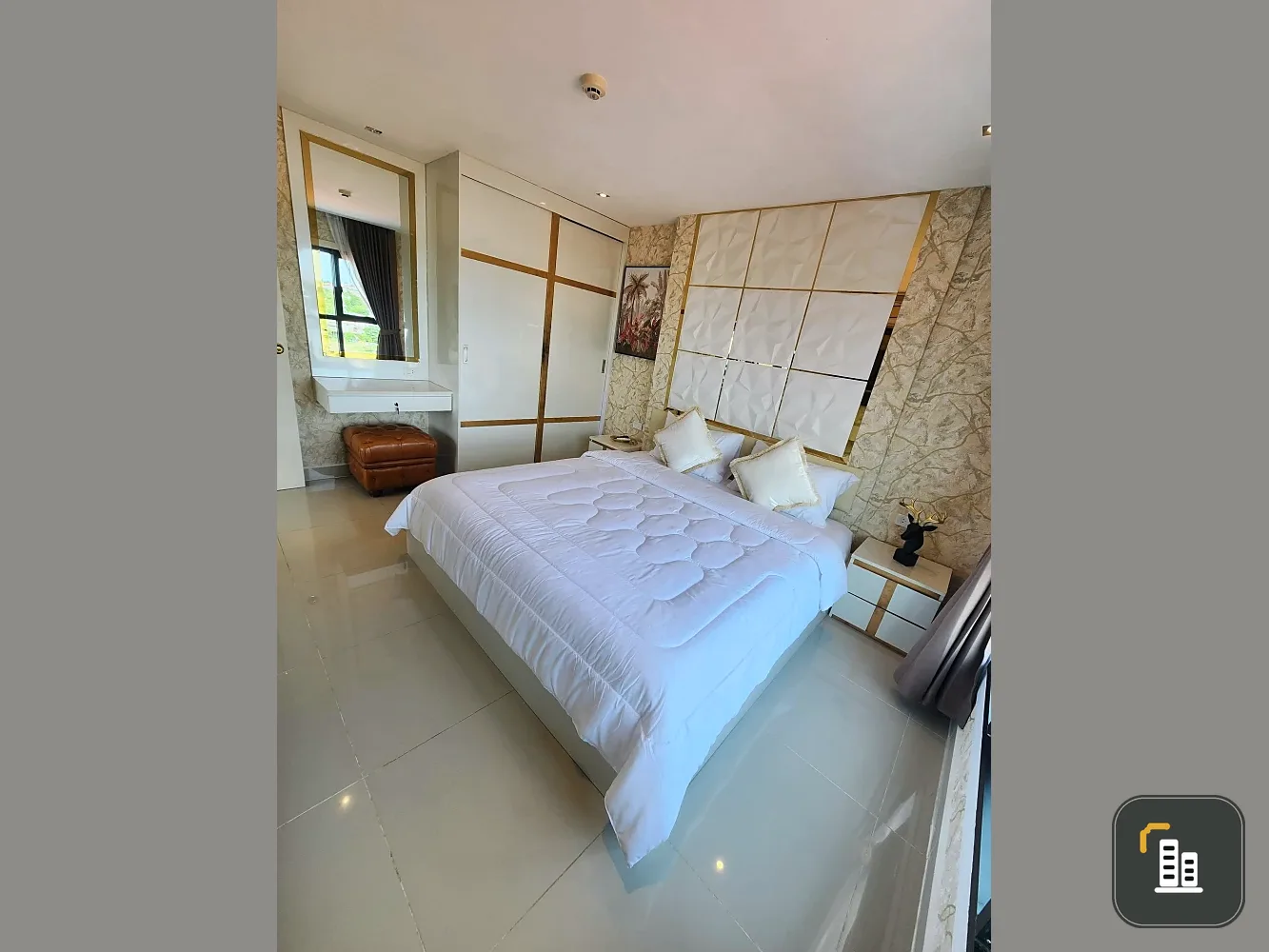 For rent: THE BLUE RESIDENCE (Jomtien), corner unit, top floor. Beautiful room, great atmosphere, private, fully furnished, ready to move in immediate