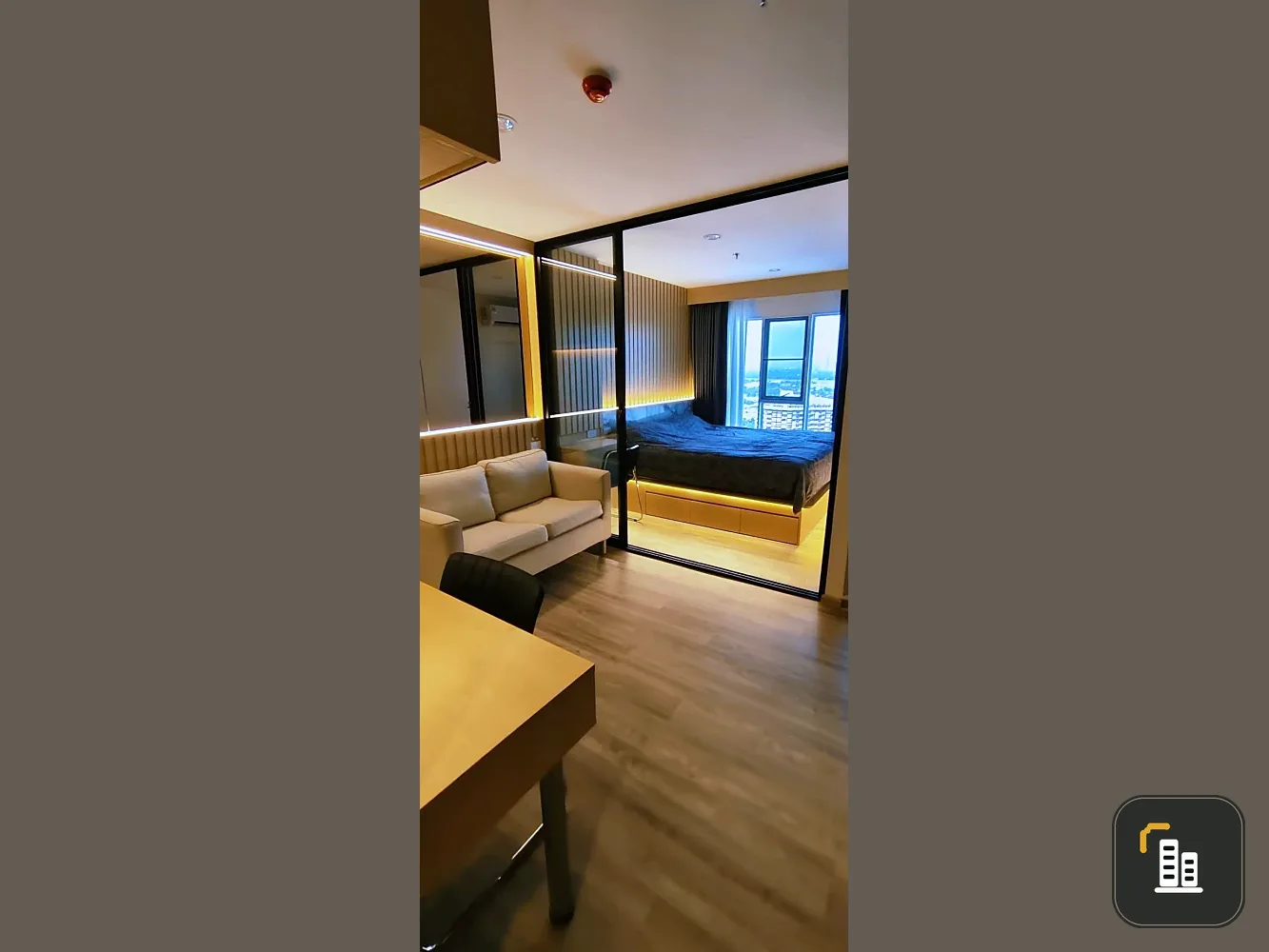 Condo for rent at Regent Home Bangna. Ready to move in, high-quality built-in furniture. Amazing price! Book today!