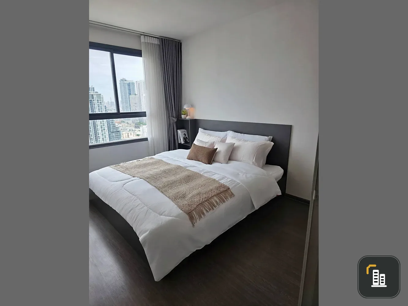 For sale or rent: IDEO Phahol - Chatuchak condo. Spacious rooms with complete amenities. Everything you need is here.