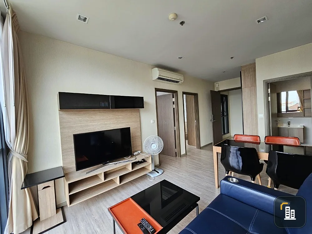 Chic condo that meets every lifestyle This room is ready, book now!! Rent The Line Wong Sawang