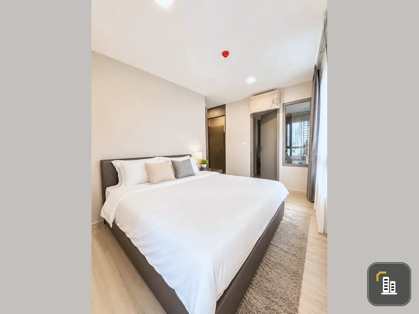 For rent: Quintara Phume Sukhumvit 39, 7th floor, city view, fully furnished, separate kitchen, built-in wardrobe. Convenient and complete amenities.