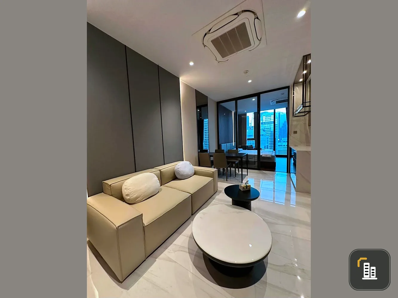 For rent: Supalai ICON Sathorn studio unit, beautifully furnished with high-quality built-in furniture. Book now!