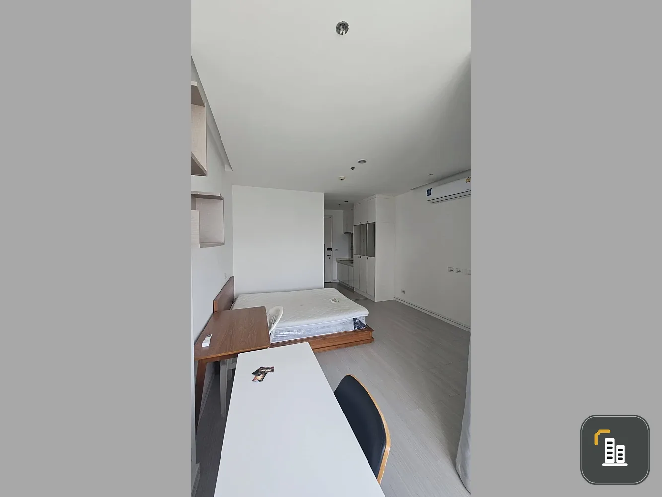 Selling a studio room at TC Green, 22nd floor, in a great location with complete amenities. Book now!