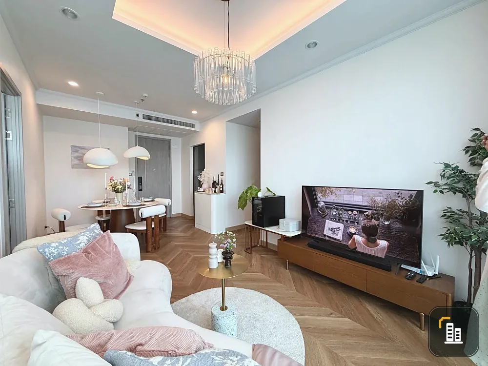 For rent: Supalai Oriental Sukhumvit 39. Beautifully decorated unit, very nice and comfortable. You'll regret missing out!