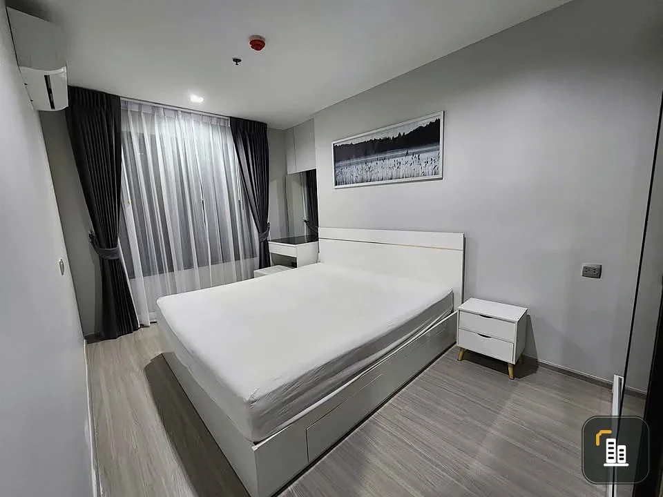 For rent, LIFE LADPRAO, high floor 41, airy room, clean, comfortable, receives morning sun, separate bedroom, if you miss it you will regret it.