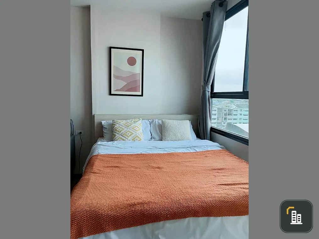 Condo for rent in Bang Khae, located on the 8th floor, the same floor as the common areas. All amenities are included.
