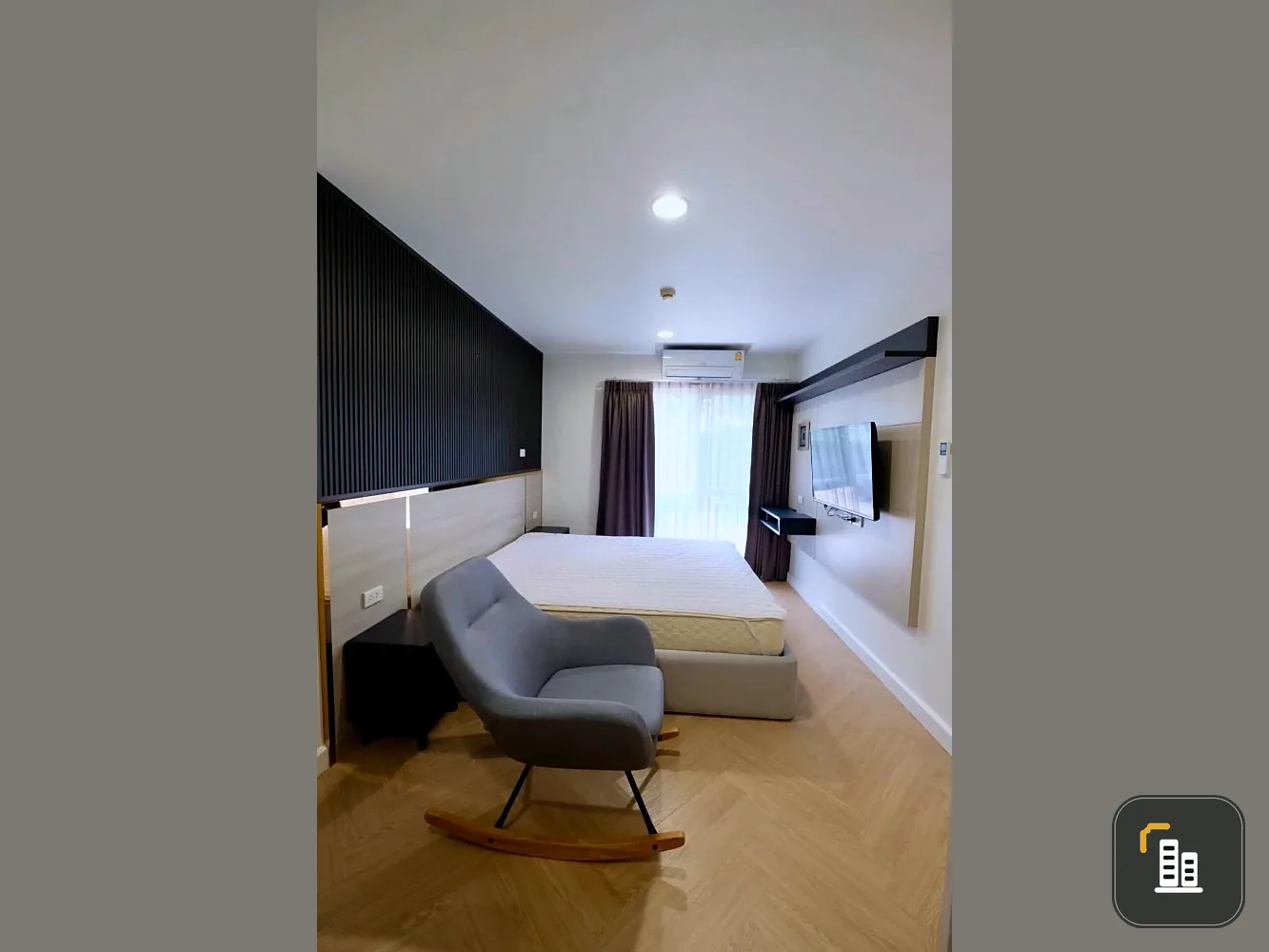 For rent: Whizdom Punnavithi Station, 2nd floor unit with garden view, fully furnished. Don't miss out!