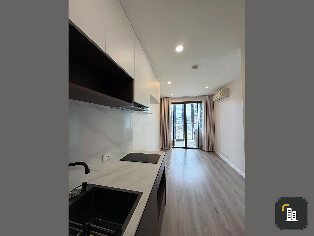 Selling IDEO Ladprao 17. Unobstructed view, balcony facing away from the building. The project is quiet and private, perfect for relaxation.