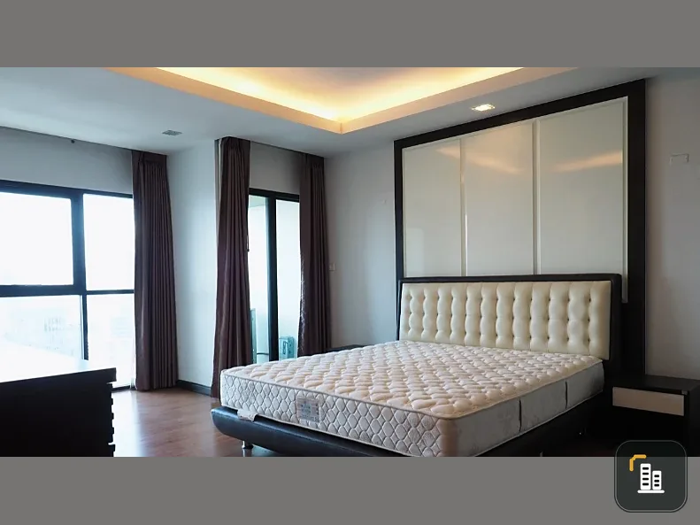 For rent: Sathorn Gardens, 32nd floor. A lovely, fully furnished unit. Book now!