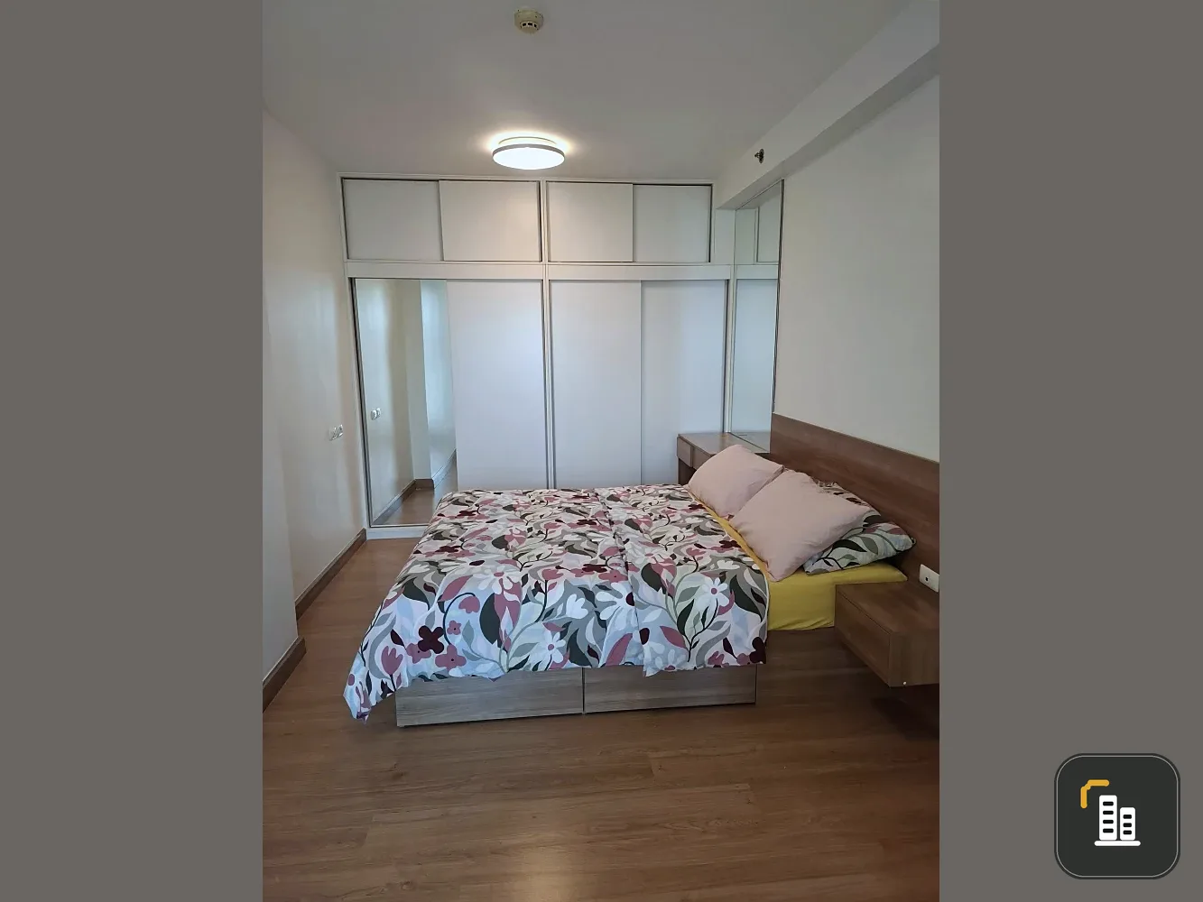 Condo for rent at Supalai Park Khaerai Ngamwongwan. Spacious room with ample living space and complete amenities. Book now!