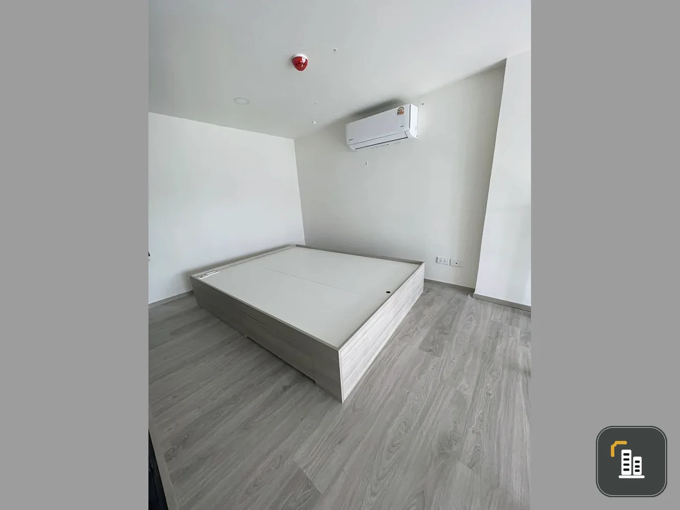 Selling down payment for Origin Place Phetkasem unit. Nice unit with complete amenities. Book now!