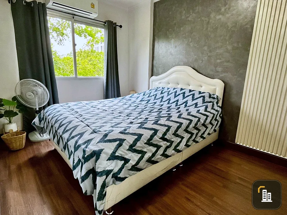 For rent: My Condo Sukhumvit 81, 2nd floor. Balcony overlooks the garden; great view, plenty of light, excellent ventilation, peaceful and cool. Reser