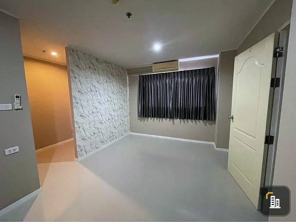 Selling Lumpini Condo Town Ramintra - Nawamin. High floor, city view, airy atmosphere. 45 sq.m. unit with complete functions – a rare find!