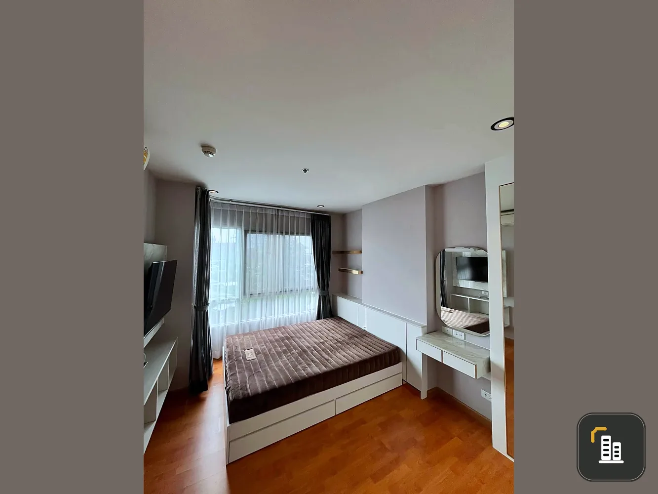 For rent: The President Sathorn–Ratchaphruek 3. Spacious rooms with ample living space and complete amenities. Book now!