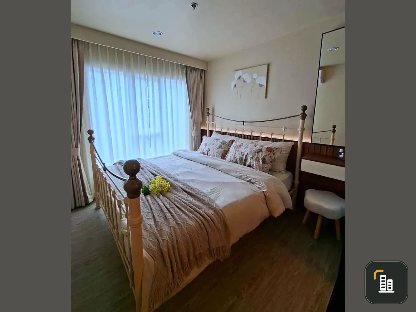 Condo for rent at REGENT HOME Bangna, decorated in a boutique hotel style. 25th floor, pool view, east-facing. Book now!