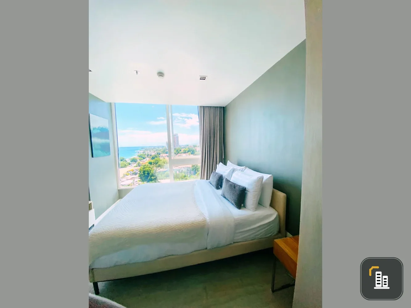 Selling Veranda Residence Pattaya, 34th floor. Beautifully decorated unit. Book now!