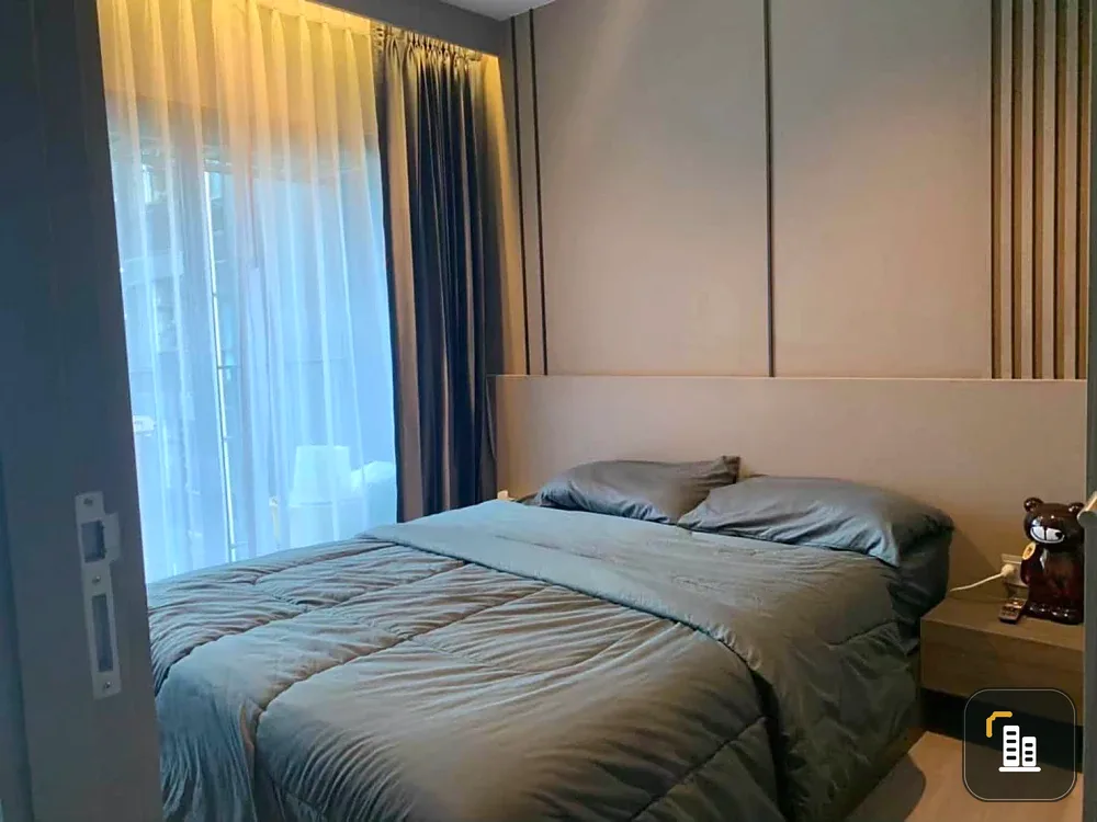 Selling Life Asoke-Rama 9 One Bed Plus unit with garden view, not next to the garbage room, ready to move in.