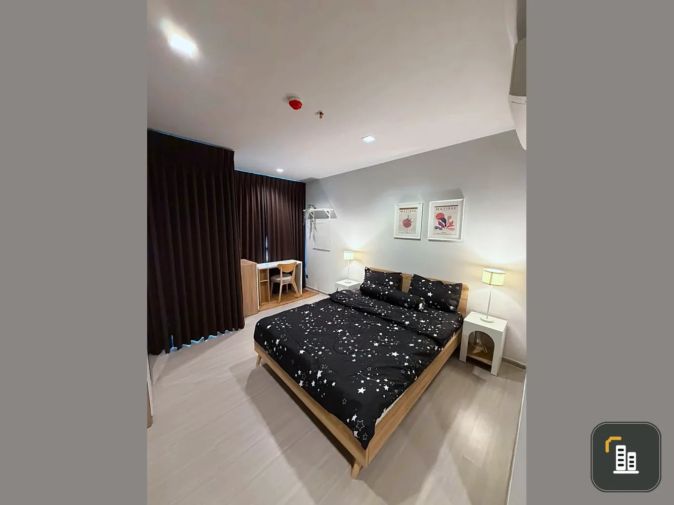 Life Asoke-Rama 9 condo for sale, 18th floor, great view, fully furnished, ready to move in. Book now!
