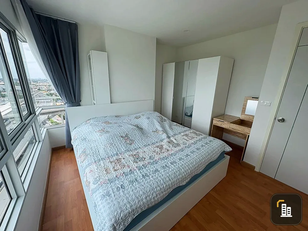 For rent: The President Sathorn-Ratchaphruek 3, 19th floor, corner unit, great view, private, fully furnished, ready to move in.