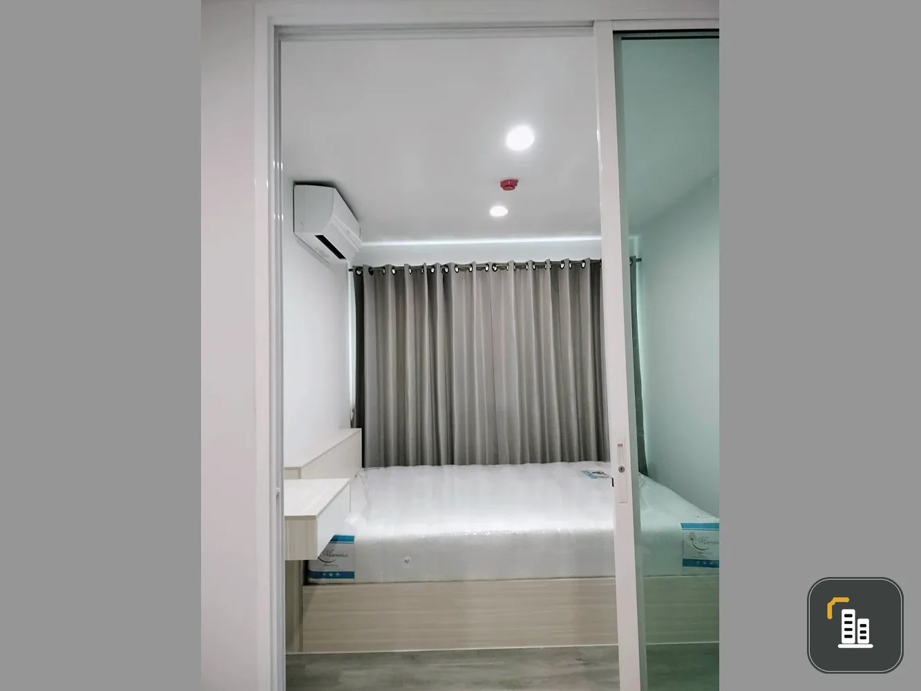 Selling RYE Talat Phlu, 8th floor unit, fully furnished, unobstructed view. Book now!