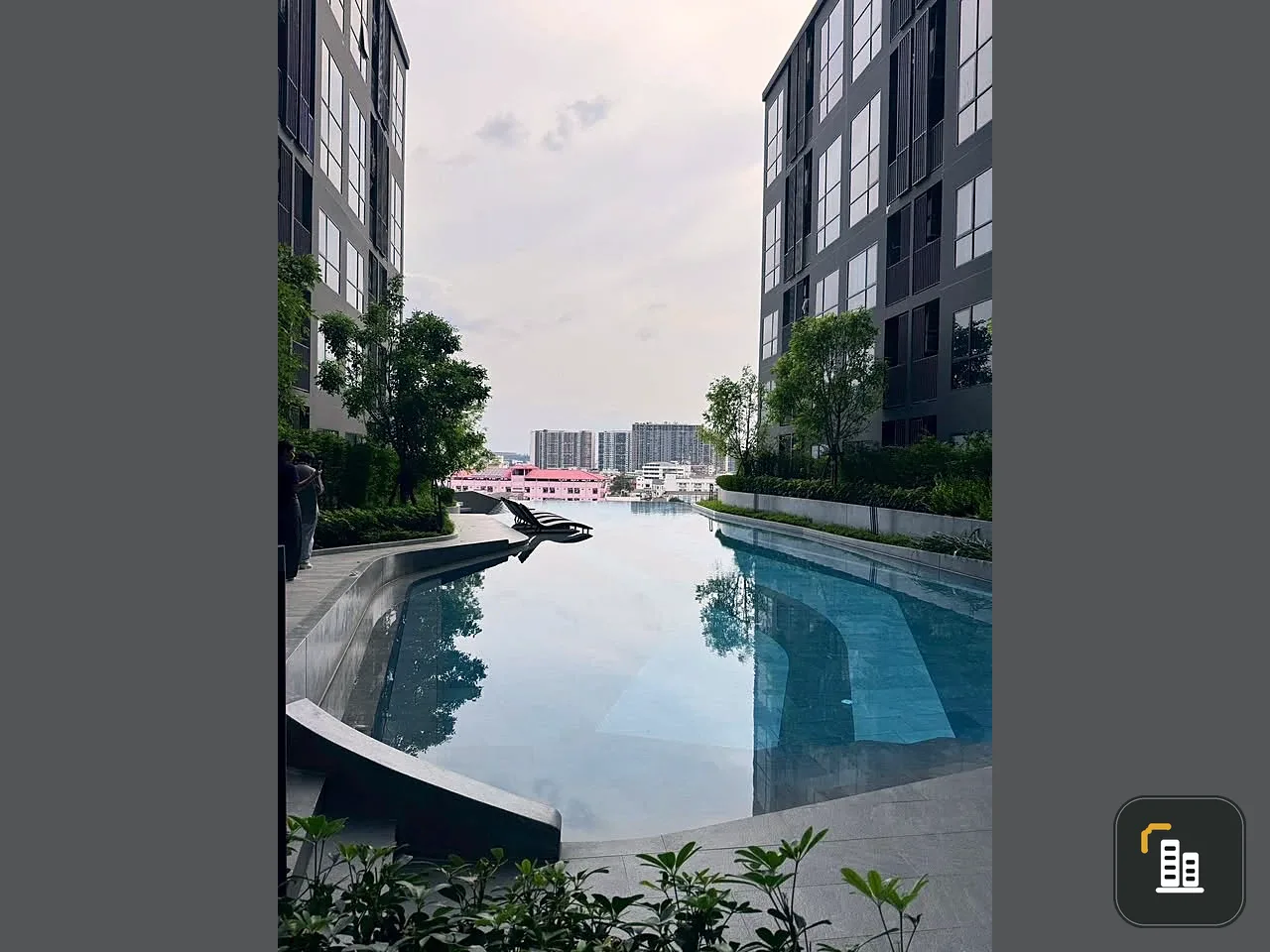 Selling a pre-owned unit at Origin Plug & Play Sirindhorn Station. A great place to live in a prime location with amazing amenities. Book now!