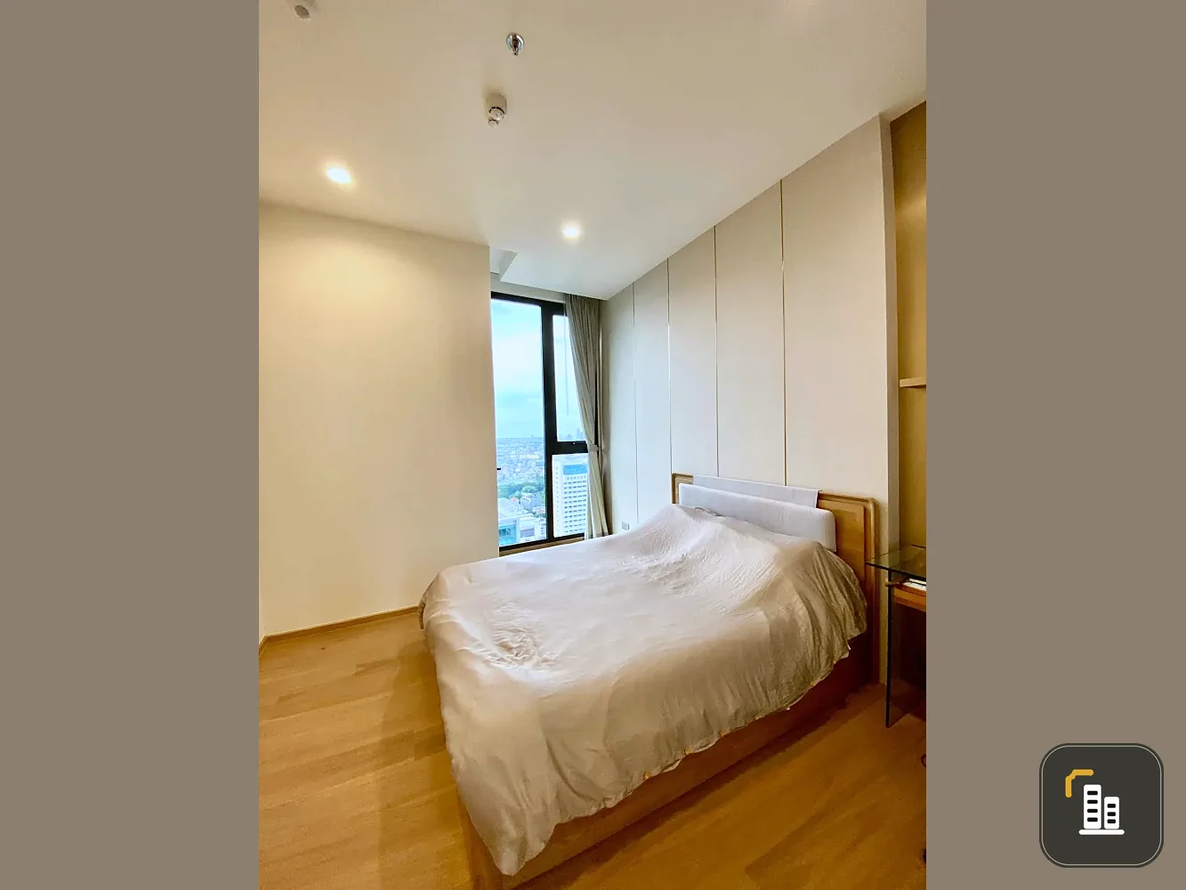 For rent: ANIL Sathorn 12, 1 bedroom, spacious living area, fully furnished. Book now!