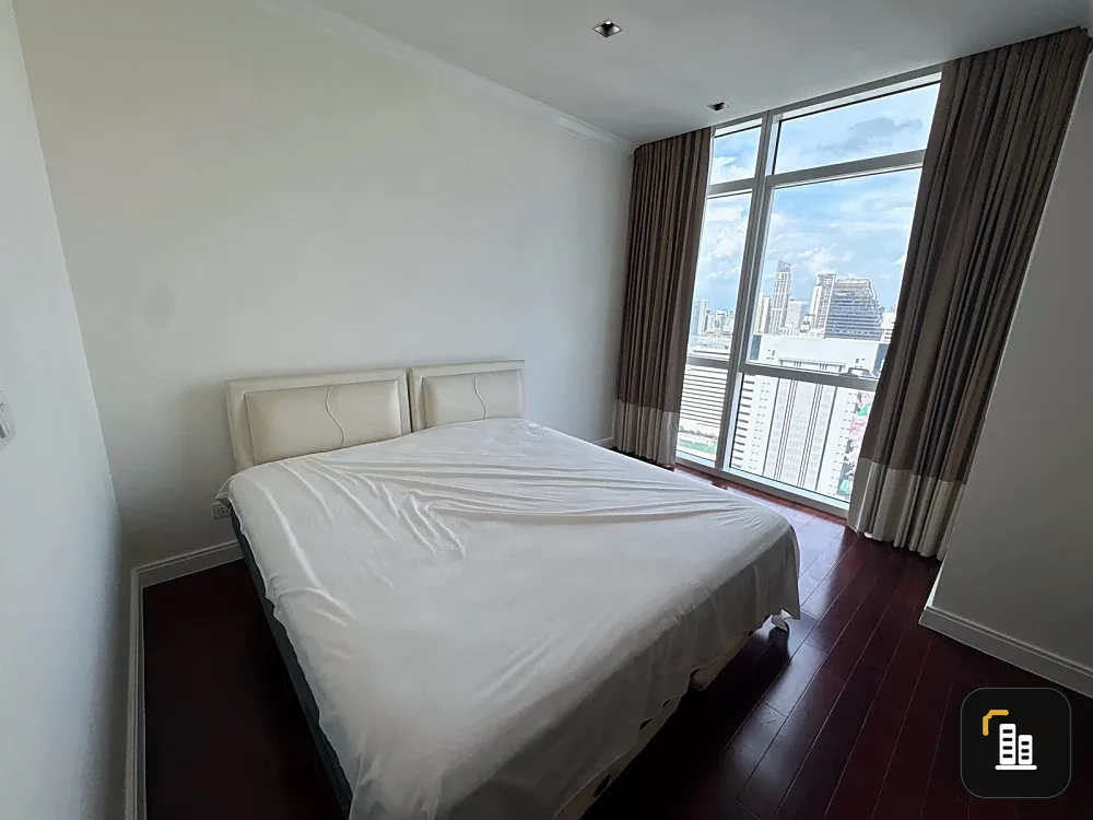 For Rent: Athenee Residence, 34th floor. Beautiful view, fully furnished. Book now—don't miss out!