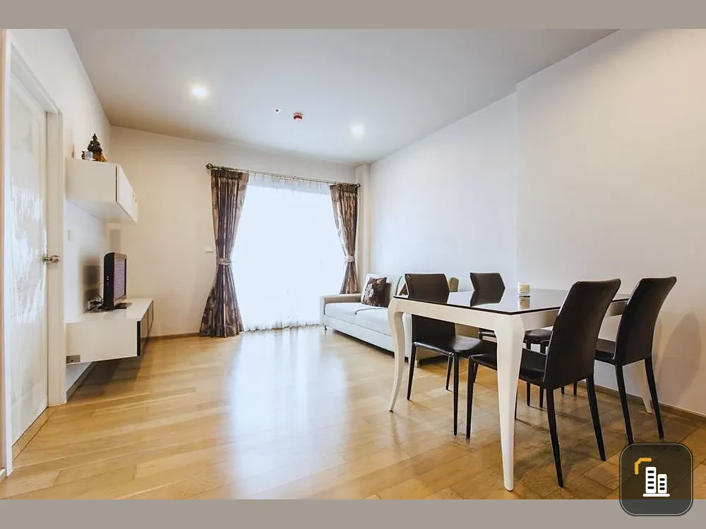 For rent: Hive at Sathorn. Spacious, comfortable, and airy; well-decorated and a truly lovely place to live.