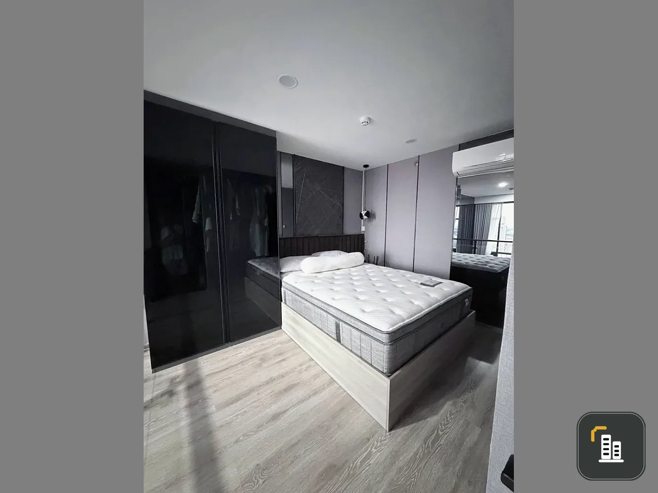 Selling a lovely unit at Knightsbridge Kaset Society in a great location. Comes fully furnished. Book now!