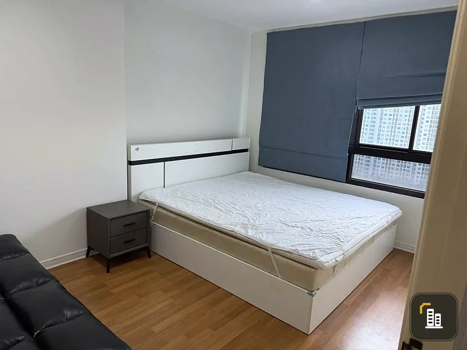 For Rent: Lumpini Place Ratchada-Thapra, 23rd floor. Fully furnished, inviting unit—book now!