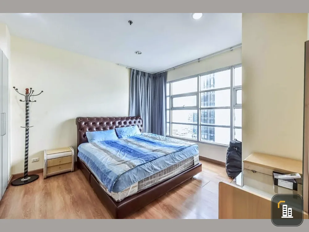 Condo for rent at Baan Klang Krung Siam-Pathumwan. Spacious unit with ample living space and full facilities. Book now!