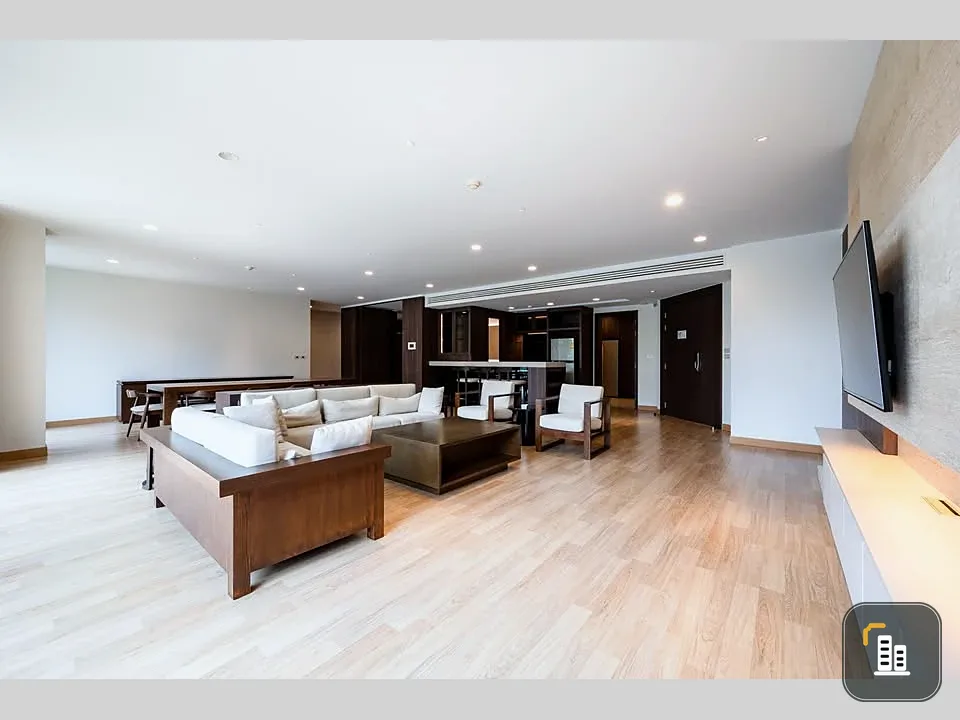 For sale: Park Court Sukhumvit 77, Penthouse type condo, pets allowed. Big room like home. Hurry and reserve now.