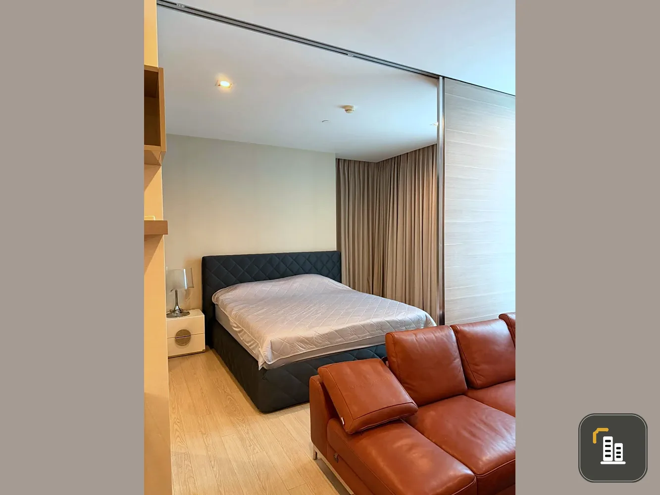 For Sale/Rent: The Room Sukhumvit 21 – Corner unit, 52 sq.m., 18th floor, city view. Prime location—act fast!