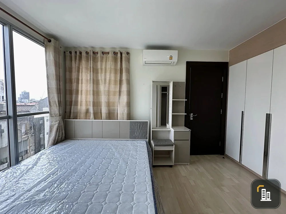 Urgent sale: Rhythm Ratchada Condo. Quiet and private unit with an unobstructed view. Spacious living area with a well-defined layout. Buy now!