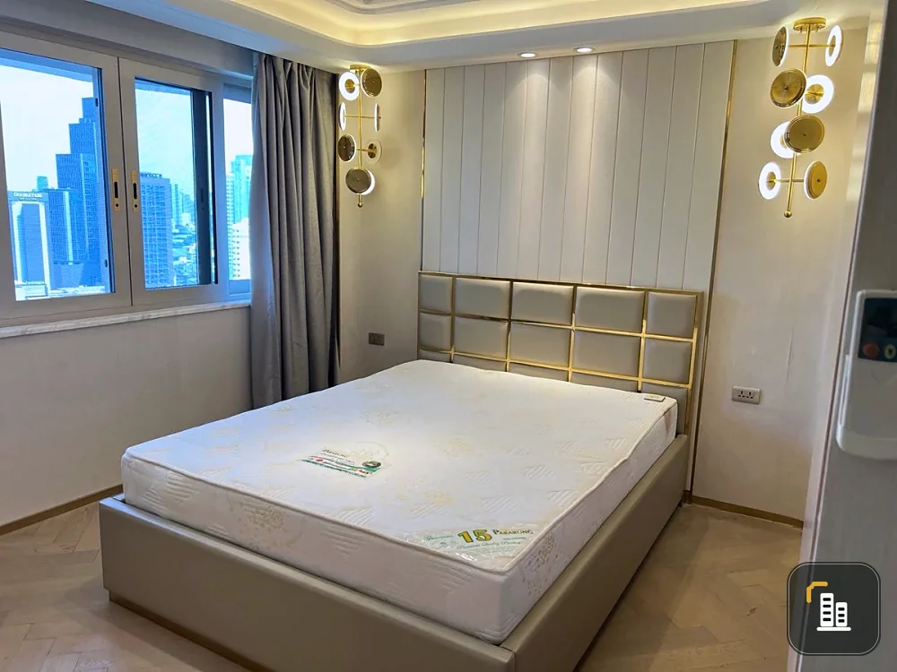 For Sale: Le Raffine Sukhumvit 24. Spacious 3-bedroom unit, fully furnished and ready to move in. Reserve now if interested.