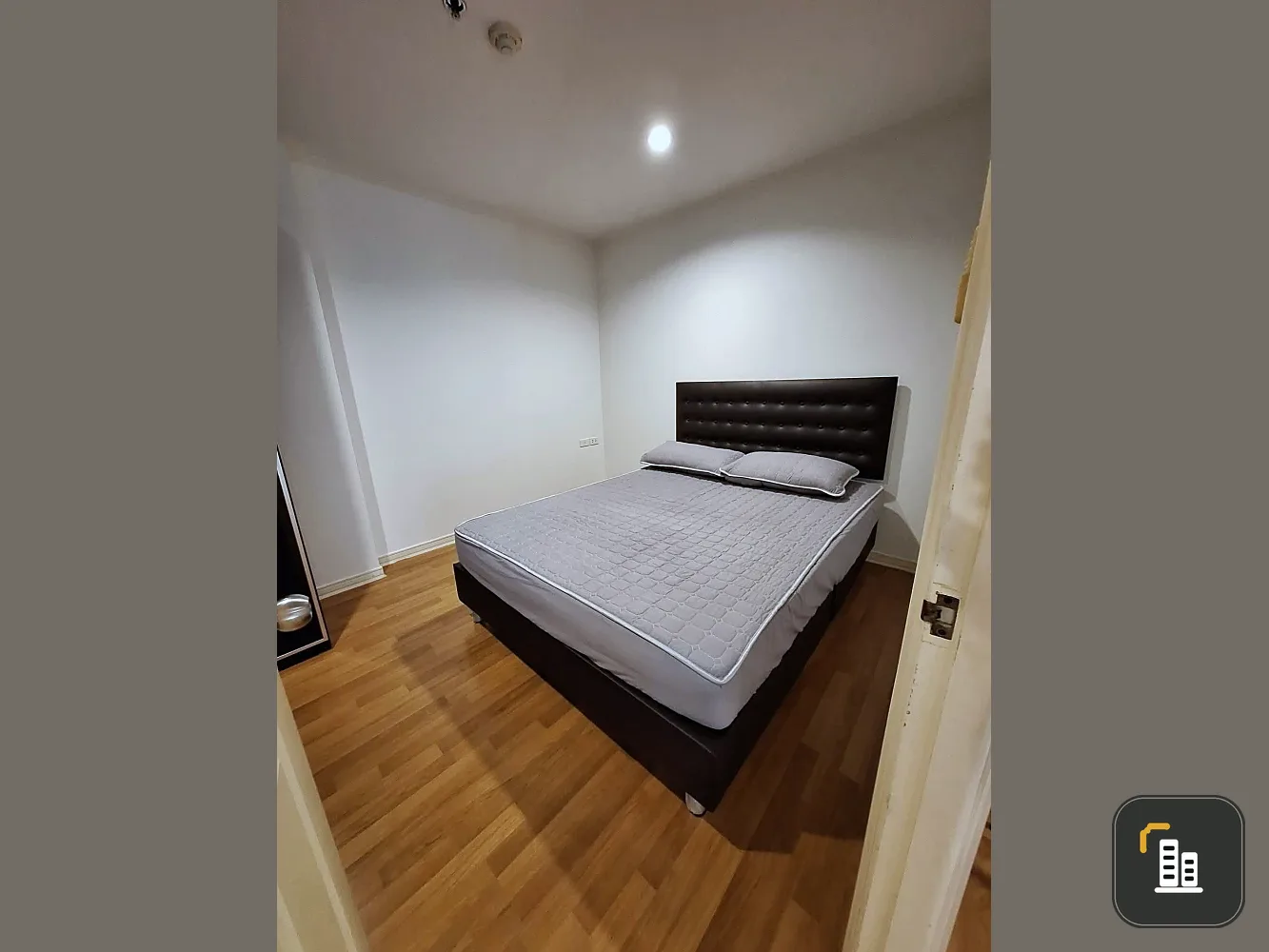 Condo for rent at Lumpini Place Phahon-Saphan Khwai. Spacious and comfortable unit with ample living space and full amenities. Book now!