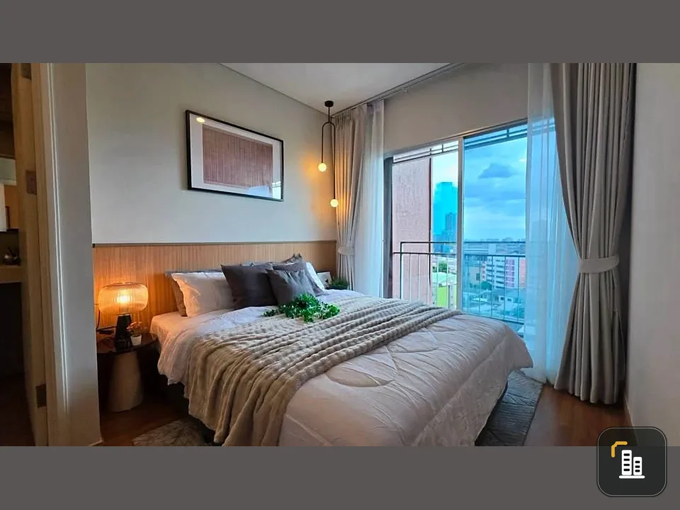 For Sale: Lumpini Place Ratchada-Sathu. Beautifully decorated throughout; comes fully furnished and equipped with all appliances. Book now before you