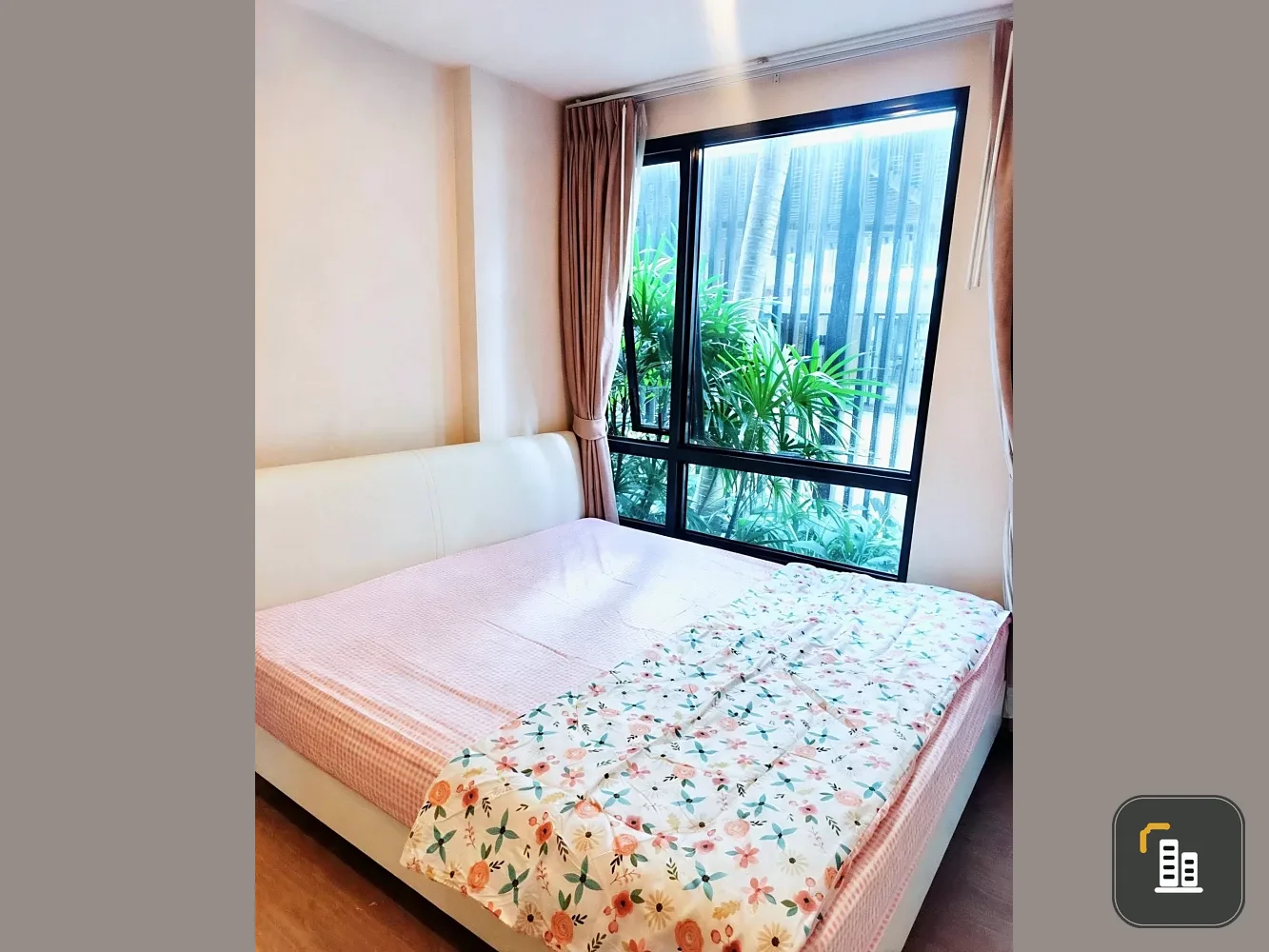 For Rent: Metro Luxe Riverfront Rattanathibet – Ready to move in. Stunning "million-dollar" view. Ground-floor unit (1st floor) right next to the swim