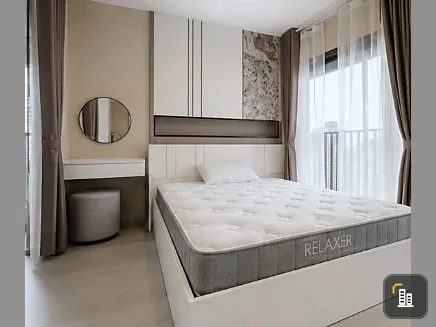 Condo for rent at ASPIRE Onnut Station. Tastefully decorated, fully furnished with built-ins, and ready for immediate move-in. High-floor unit with a