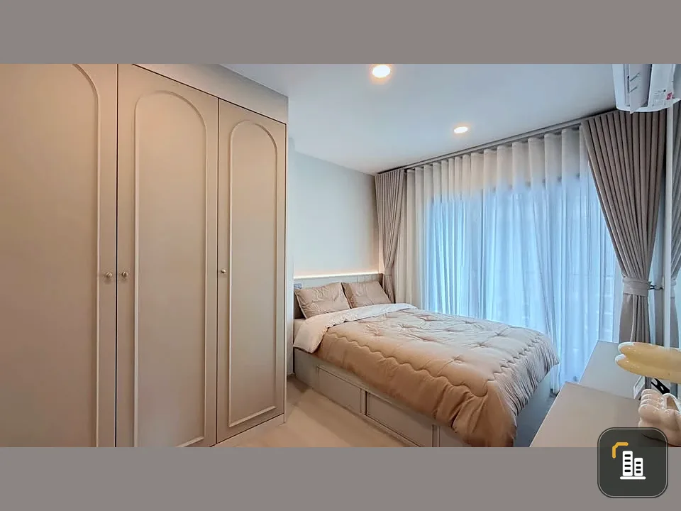 Condo for rent at Aspire Onnut Station. Move-in ready and fully equipped with amenities—just bring your personal belongings.