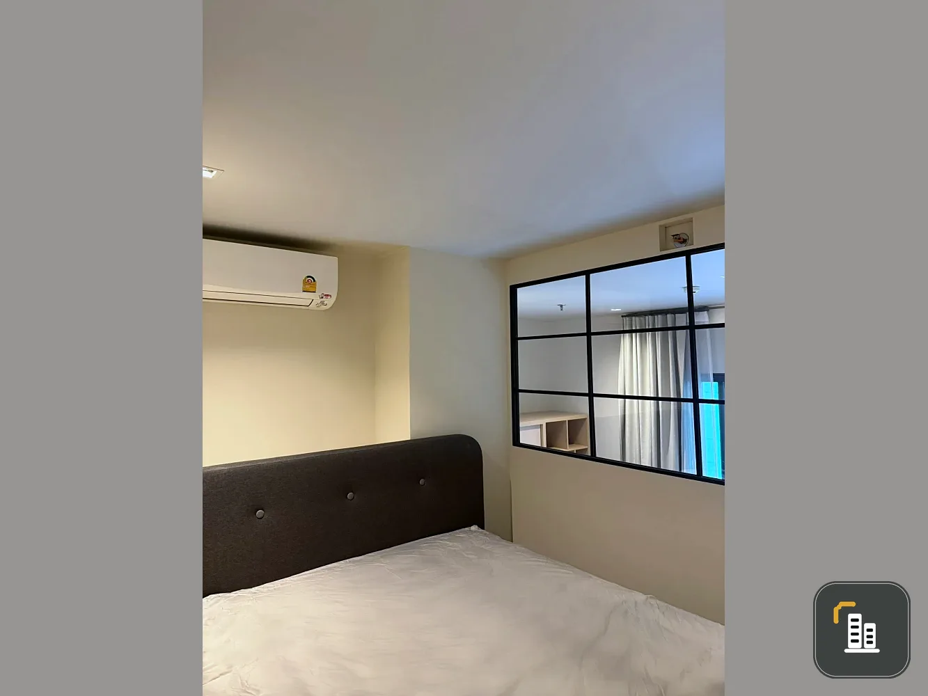 Selling a spacious 2nd floor unit at The Reserve Phahol-Pradipat. High ceilings and a great location. Book now!