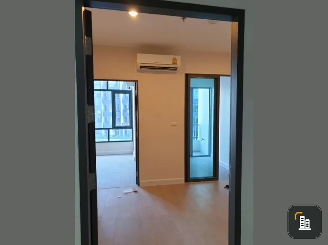Want to sell urgently Metro Sky Prachachuen, new room with 2 air conditioners, pool view. Very cool. Hurry up.