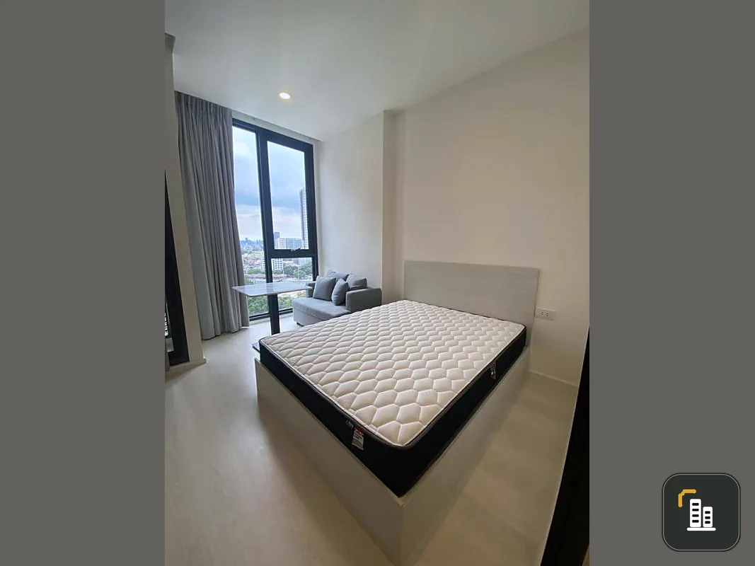 Condo for rent, Mazarine Ratchayothin, Ban Mongkhon number, ceiling room, 3 meters high, airy, unobstructed view, on the Elephant side.