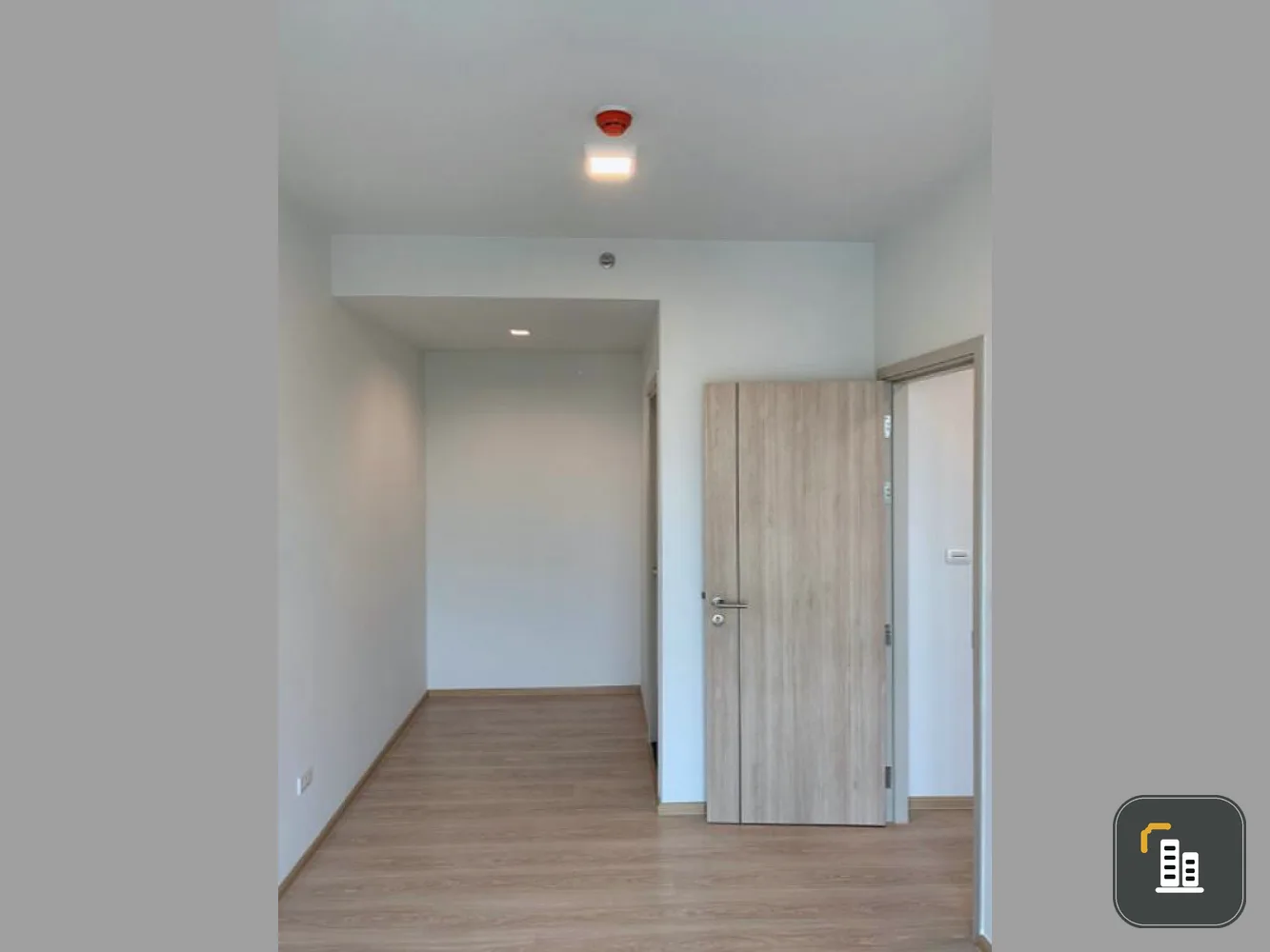 Let's come. Sell / rent Unio H Tiwanon. Very new room. Take good care of the room. Not exposed to sunlight, not blocked. Urgent view.