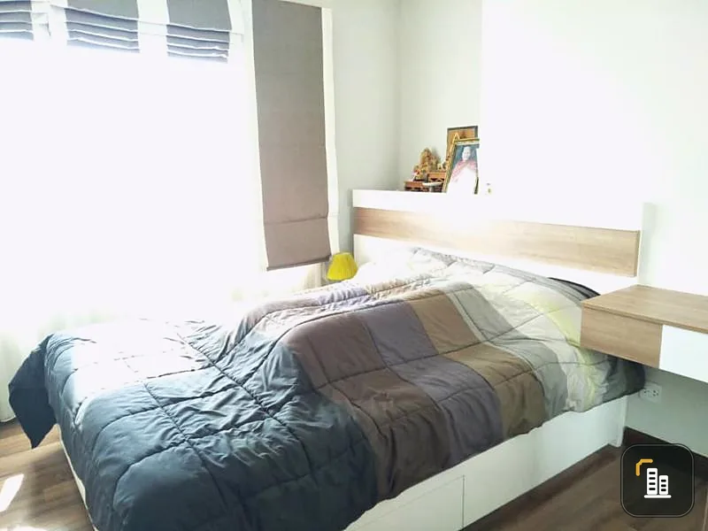 For rent, Centric Condo, Tiwanon Station, corner room, high floor, quiet, fully furnished, ready to move in. Book now.