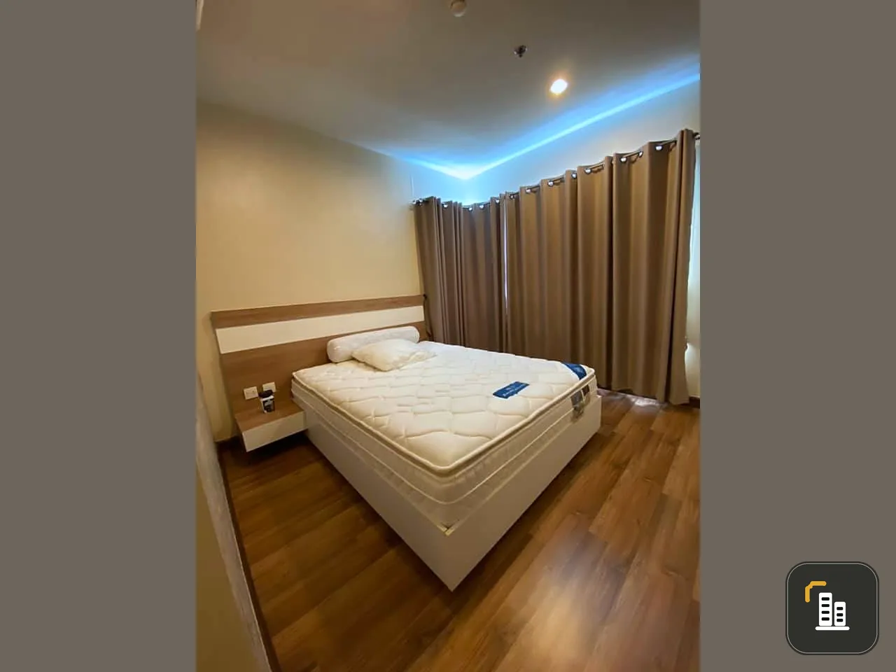 For rent or sale Condo Centric Tiwanon Station, spacious room, fully furnished. Ready to move in. Don't miss it. Book now.