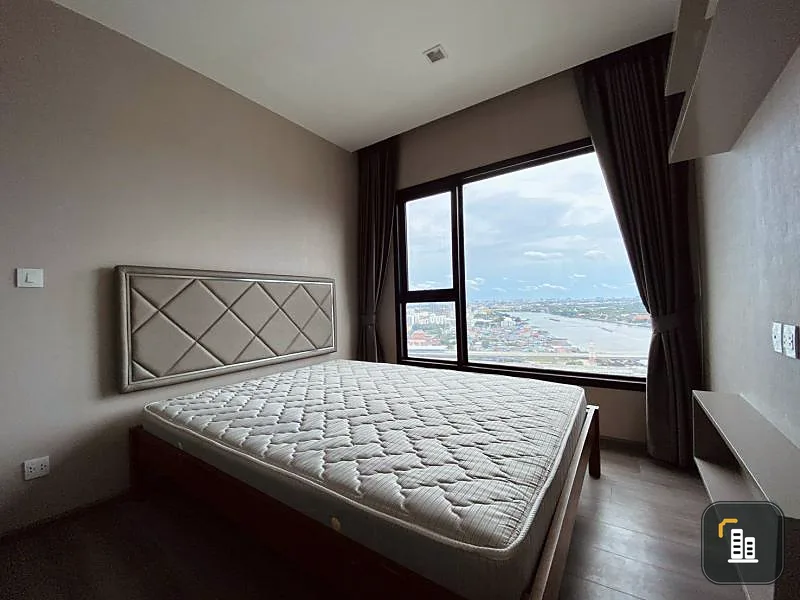 2 bedroom condo for sale, The Politan Rive, high floor, Chao Phraya river view. Good location for investment. Price is not strong. Book now.