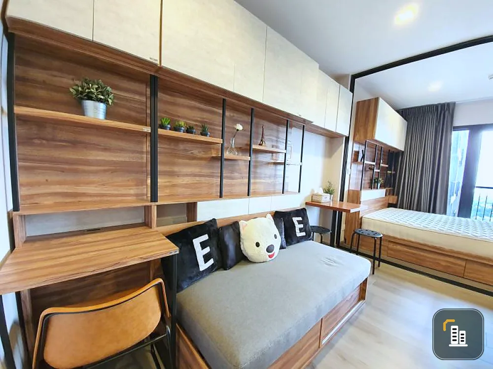 Urgent sale, Politan Rive condo, fully furnished room Along the Chao Phraya River I can carry my bag in.